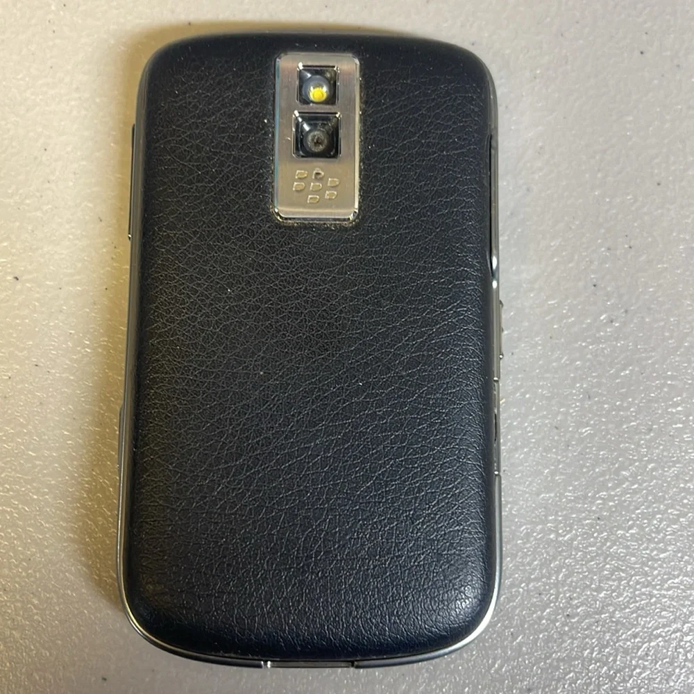 Motorola, Samsung and Blackberry set of 3 vintage cell phones 90’s 2000’s